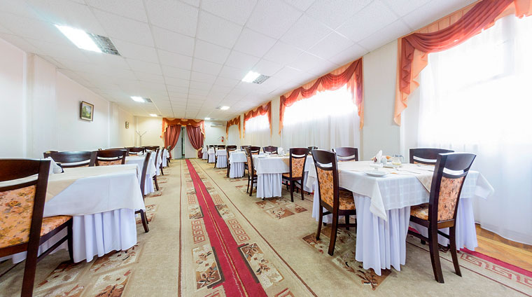 Малый обеденный зал в санатории Москва Кисловодск 