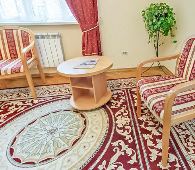 Зона отдыха в 2 местном 1 комнатном Стандарте без балкона в санатории Долина Нарзанов. Кисловодск