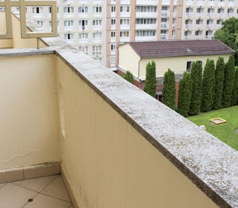 Балкон в 2 местных 2 комнатных Апартаментах в санатории Целебный Нарзан. Кисловодск