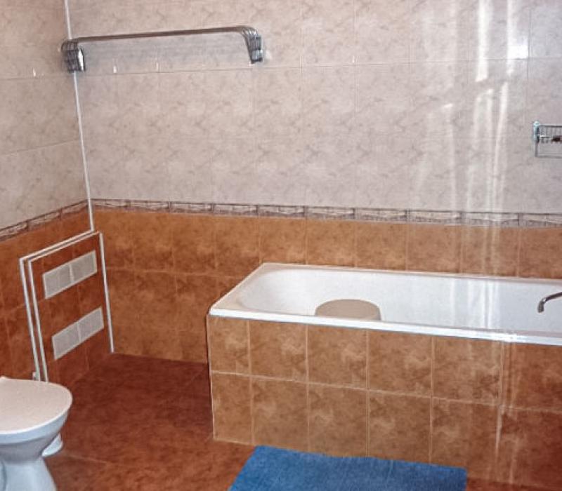 Совмещенный санузел с ванной в 2 местном 1 комнатном Повышенной Комфортности Центрального военного санатория в Кисловодске