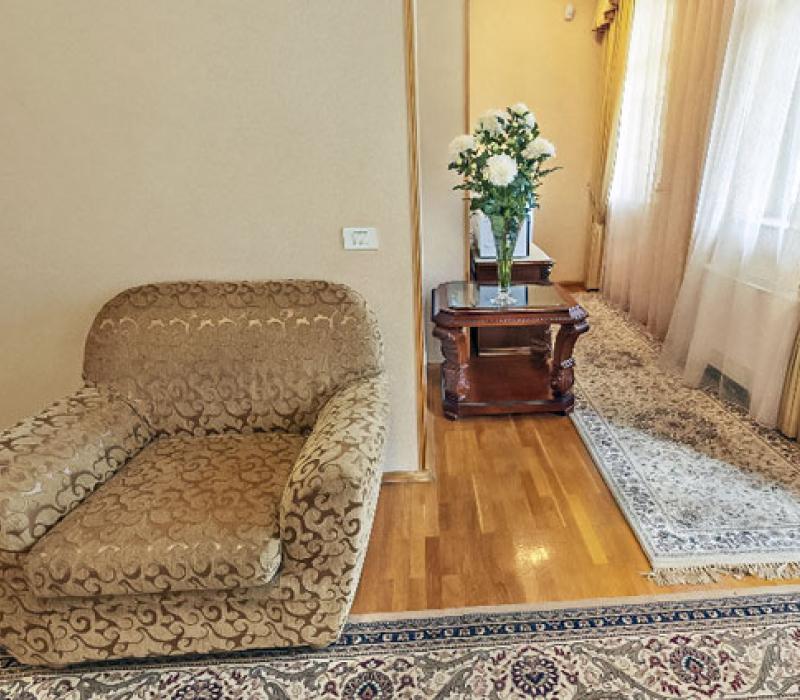 Оснащение гостиной 2 местных 2 комнатных Апартаментов №308, 408 санатория Долина Нарзанов в Кисловодске