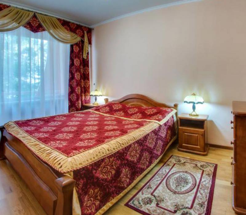 Спальня в 2 местном 2 комнатном 1 категории Премиум, Корпус 2 санатория Горького в Кисловодске