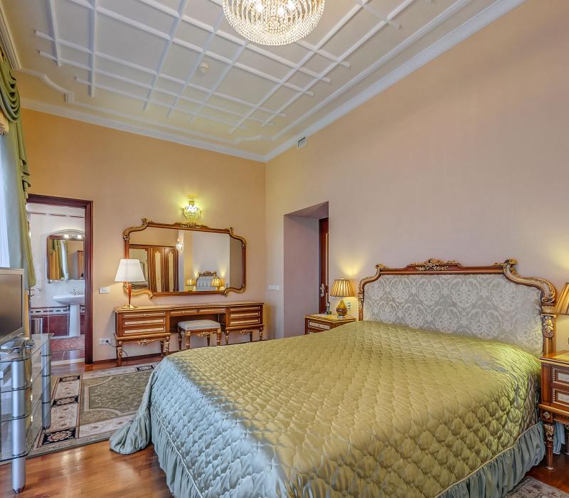 Спальня в 2 местных 2 комнатных Апартаментах Гемо VIP №1, Корпус №5 в санатории Долина Нарзанов. Кисловодск