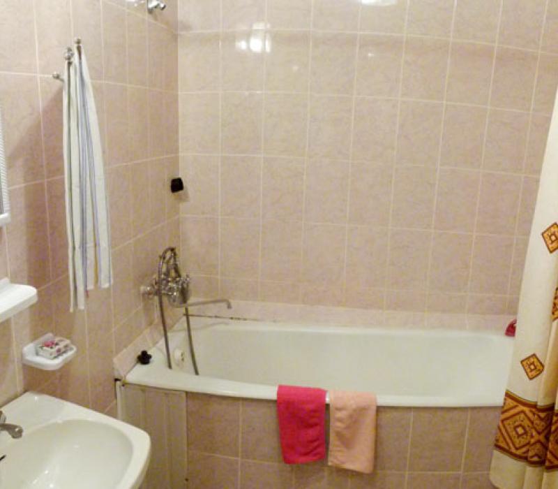 Оснащение ванной комнаты 2 местного 2 комнатного Люкса санатория Орджоникидзе в Кисловодске