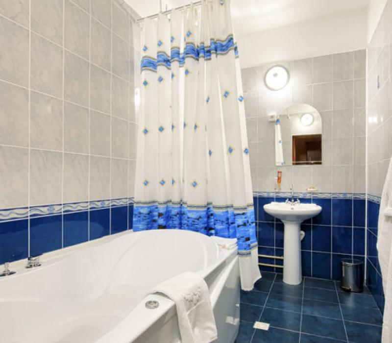 Ванная комната в 2 местном 2 комнатном Люксе санатория Солнечный в Кисловодске