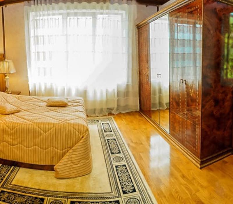 Спальня 2 местного 2 комнатного Стандарта семейный в санатории Вилла Арнест. Кисловодск