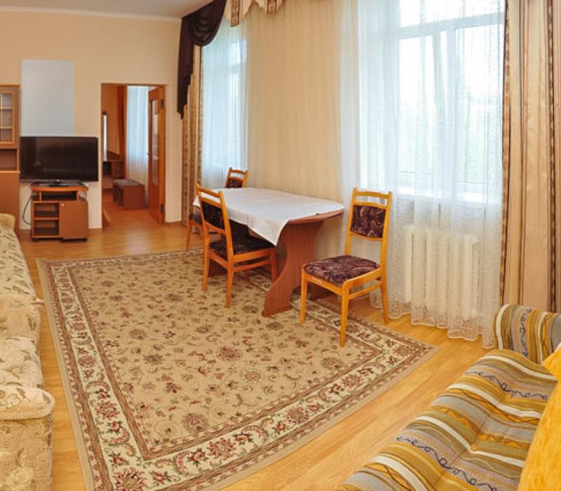 Гостиная 2 местного 2 комнатного Люкса, Корпус №2 «Горный» санатория Нарзан в Кисловодске