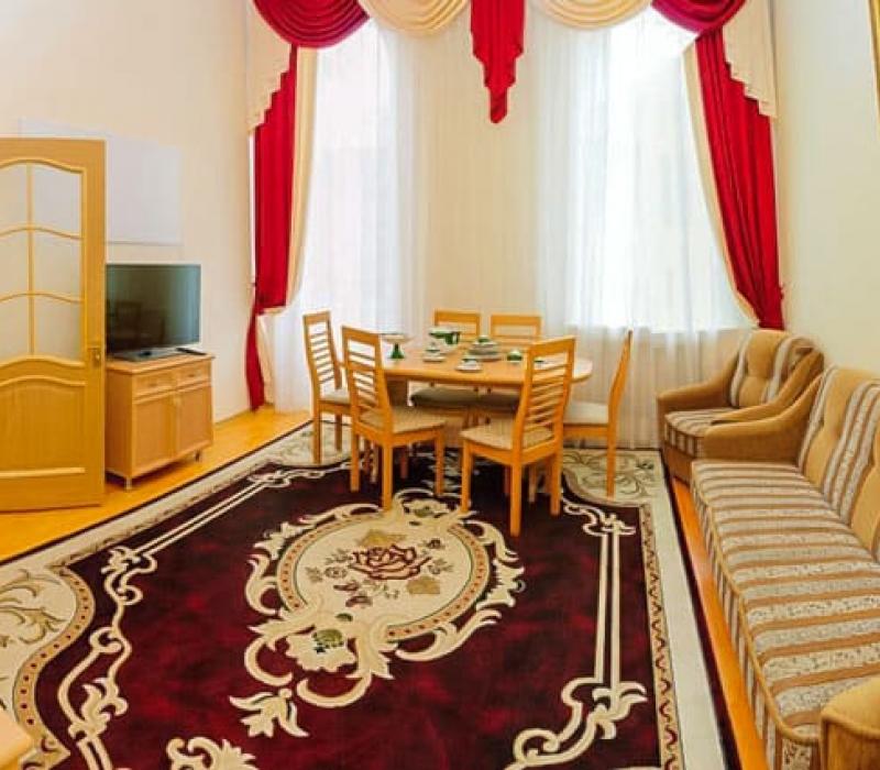 Гостиная в 2 местном 2 комнатном Люксе, Корпус №4 «Курортный» санатория Нарзан в Кисловодске