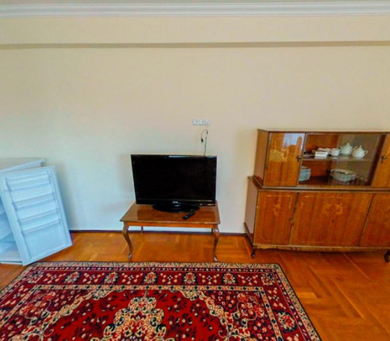 Оснащение гостиной комнаты 2 местного 3 комнатного Люкса (№ 71,81), Корпус 1 санатория Узбекистан в Кисловодске