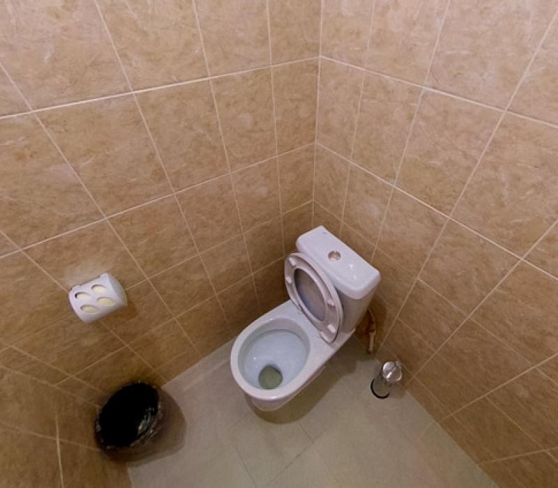 Туалет 2 местного 3 комнатного Люкса (№ 71,81), Корпус 1 санатория Узбекистан в Кисловодске