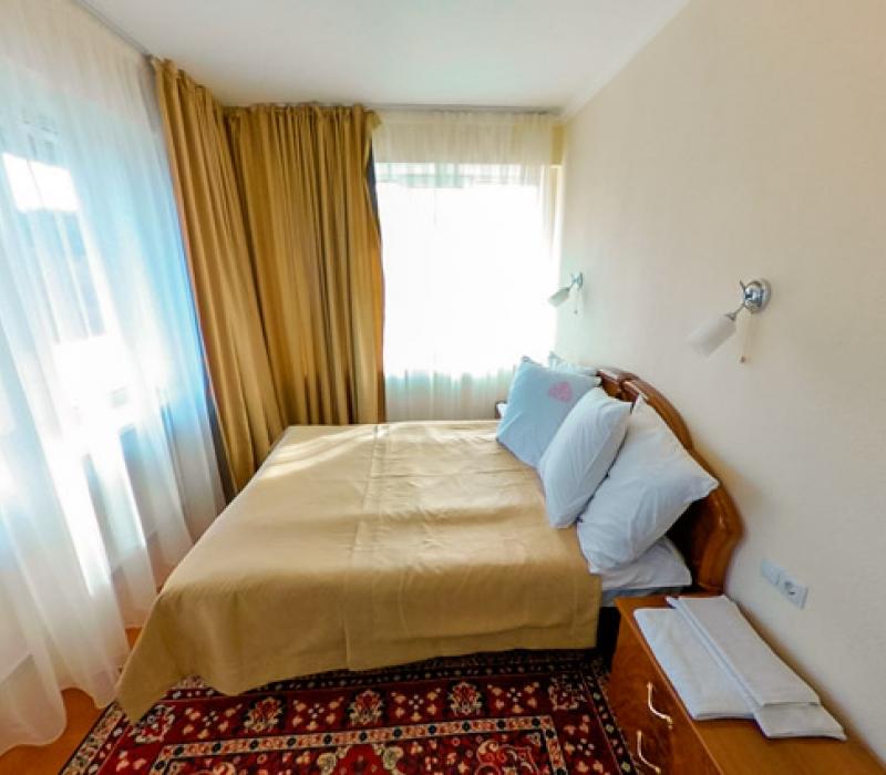 Спальня в 2 местном 3 комнатном Люксе (№ 71,81), Корпус 1 санатория Узбекистан в Кисловодске