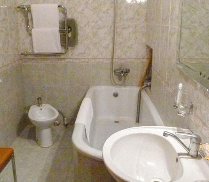 Ванная комната 1 местного 2 комнатного Люкса, Корпус №3 «Дача космонавтов» в санатории Нарзан. Кисловодск