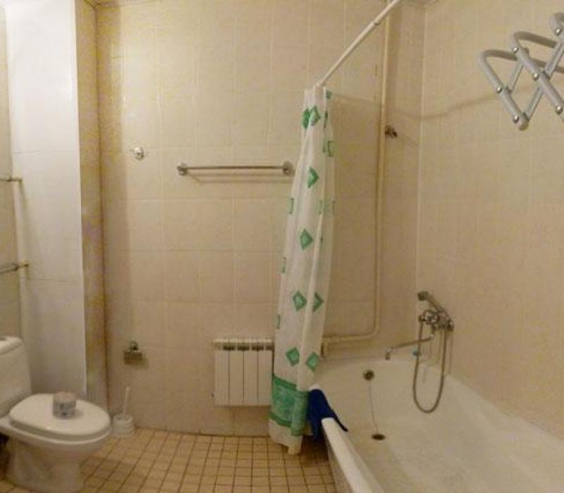 Ванная комната 2 местного 2 комнатного 1 категории Улучшенного, Корпус №2 «Горный» в санатории Нарзан. Кисловодск