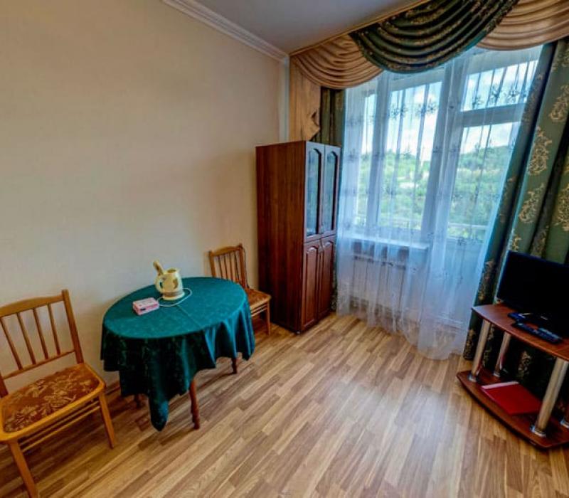 Гостиная 2 местного 2 комнатного номера Люкс повышенной комфортности, Корпус 3 в санатории Узбекистан. Кисловодск